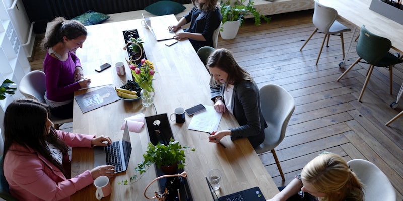 行业研究报告如何编写：让数据讲好市场的故事